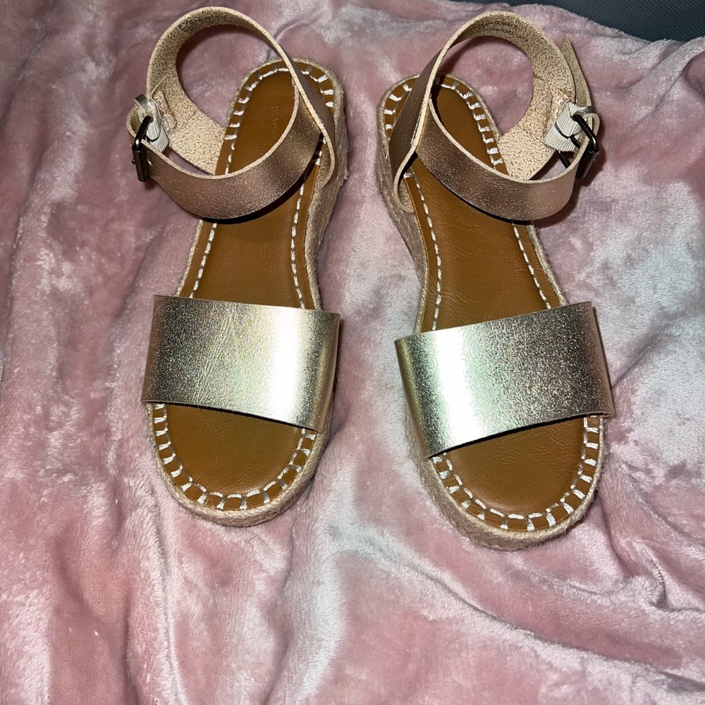 Gold sandals brand new size 7.5